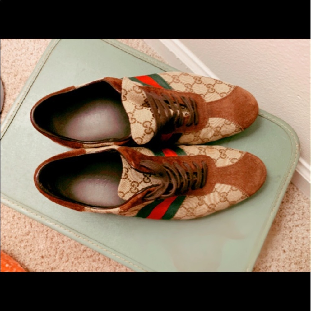 Men’s Classic Gucci Print Sneakers - Picture 4 of 8